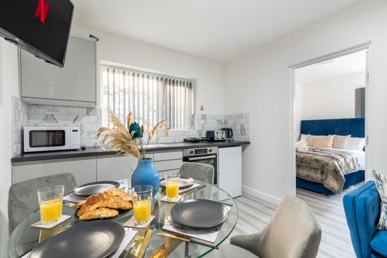 Exquisite Cardiff Apartments- With Garden Lounge & Games Room المظهر الخارجي الصورة
