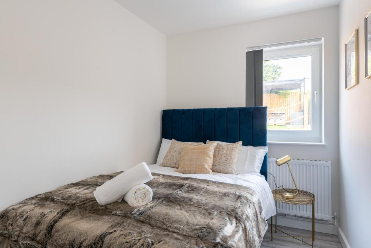 Exquisite Cardiff Apartments- With Garden Lounge & Games Room المظهر الخارجي الصورة