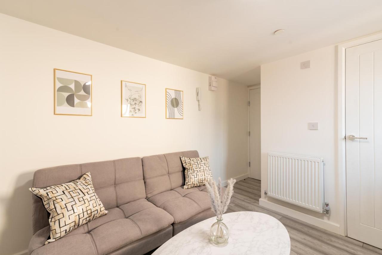 Exquisite Cardiff Apartments- With Garden Lounge & Games Room المظهر الخارجي الصورة