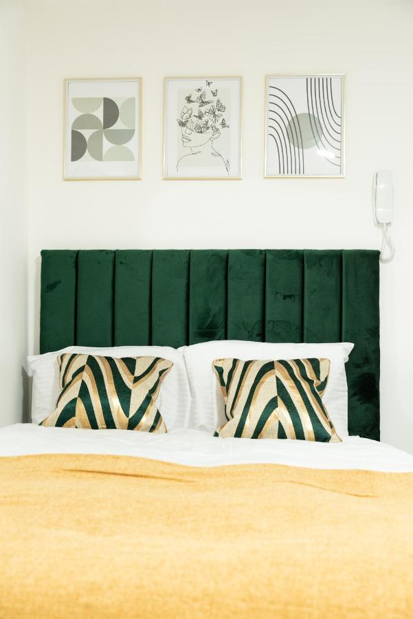 Exquisite Cardiff Apartments- With Garden Lounge & Games Room المظهر الخارجي الصورة