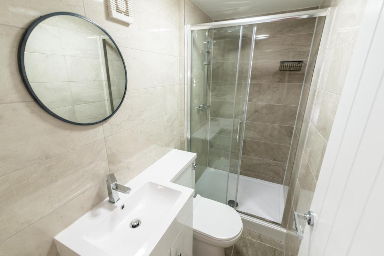 Exquisite Cardiff Apartments- With Garden Lounge & Games Room المظهر الخارجي الصورة