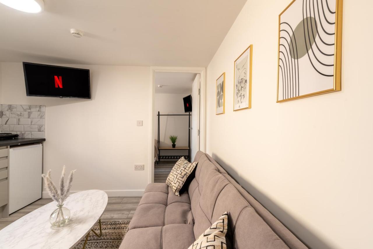 Exquisite Cardiff Apartments- With Garden Lounge & Games Room المظهر الخارجي الصورة