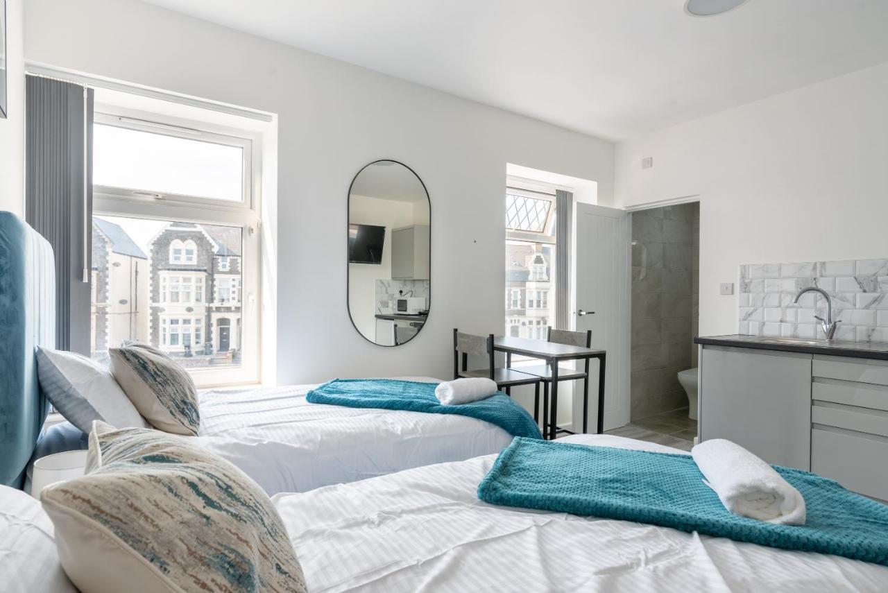 Exquisite Cardiff Apartments- With Garden Lounge & Games Room المظهر الخارجي الصورة